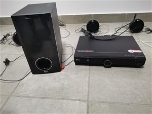LG DVD Home Theater System DH3140 (300W) 