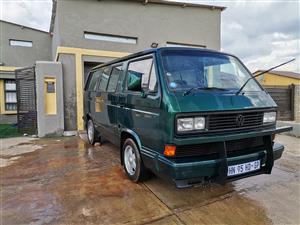 Caravelle 2.5i in a good driving condition with all paper work... 