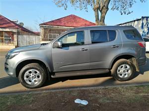 2017 CHEVROLET TRAILBLAZER LT 2.5 DURAMAX DIESEL MANUAL TRANSMISSION IN EXCELLENT CONDITION 7 SEATER