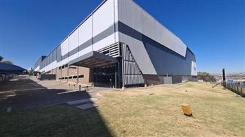 8000sqm Warehouse to let with PRIME N1 frontage in Halfway House Midrand