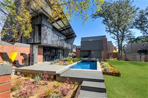 Beautiful modern cluster in Broadacres