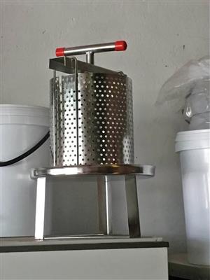 Honey or fruit press