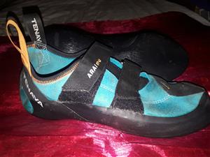 The Tenaya Arai St-U climbing shoes