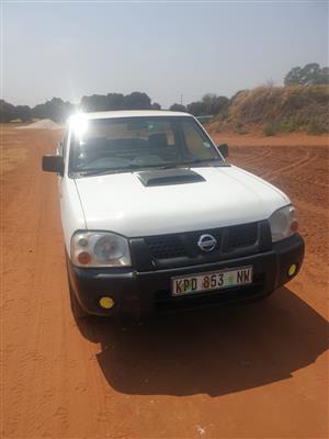 NP300 Nissan 2.5 Diesel bakkie for sale