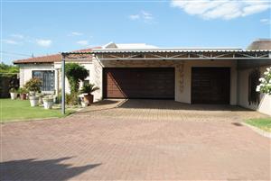 Townhouse For Sale in Riversdale