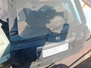 Nissan xtrail Bootlid