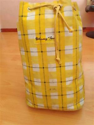Bag tote hang ten yellow & white