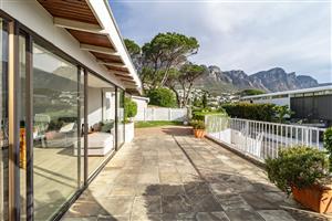Live the Coastal dream -  5 bed House and 2 cottages in Camps Bay