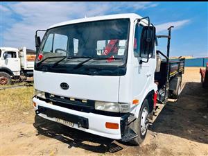 UD TIPPER WITH CRANE