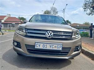 2013 VOLKSWAGEN TIGUAN 1.4 TSI PETROL, BLUEMOTION, AUTOMATIC, GOLD, 97000KMS