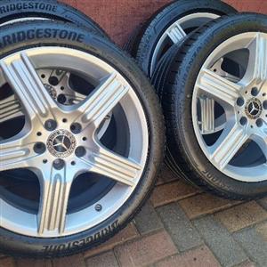 MERCEDES VIANO OEM 18INCH MAGS AND TYRES 