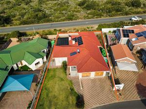 House For Sale in Still Bay West