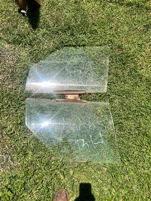 Ford Mk5 left and right door glass both