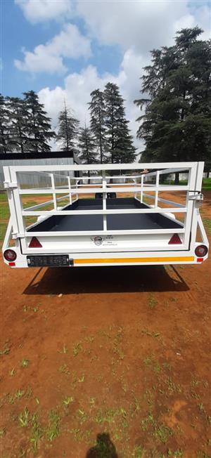 4 meter Double axle both braked in White