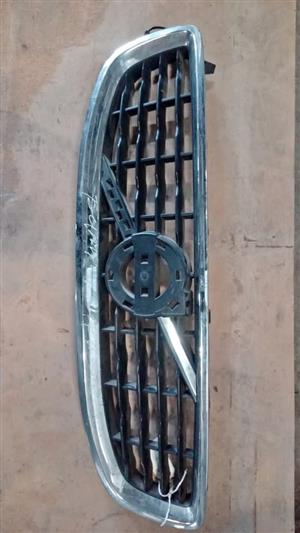 Volvo V40 Grille