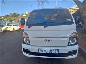 2012 Hyundai H100 Bakkie 2.6 Diesel,  Manual, White, Spere key, 88000kms