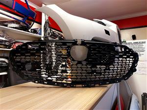 2022 MAZDA 3 SEDAN MAIN GRILL FOR SALE IN EXCELLENT CONDITION  