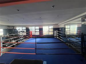 Boxing ring 