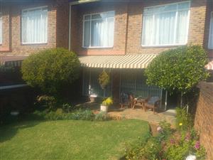 Townhouse For Sale in Edleen