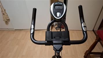 Everlast spinning exercise bike