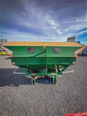 2022 1000L Amazone Spreader