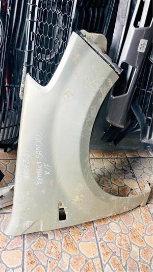 Renault Sandero fender