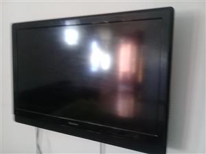hisense 48 inch tv in excelleny condition for sale 