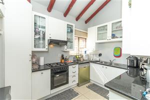 Stunning 3 Bed 2 Bath Townhouse For Sale on Bellairs Dr