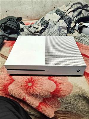 FAULTY XBOX ONE S ,READ DESCRIPTION.