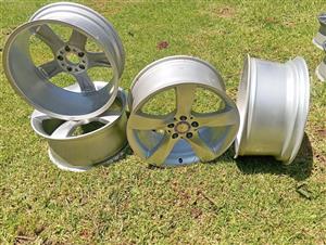 18" OEM RIMS FOR  MERCEDES W204 C-CLASS SILVER ALLOY SET IN GOOD CONDITION. 