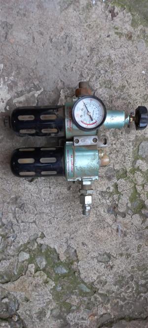 Compressor gauges