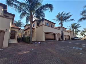 Townhouse For Sale in Glenvista