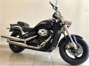 SUZUKI 800 BOULEVARD