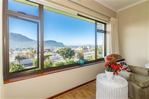 Apartment For Sale in Fish Hoek