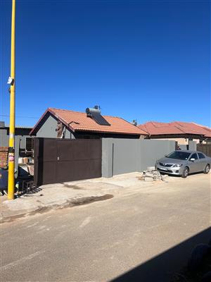 Nice 2Bed House at Liliba Tembisa to Rent 