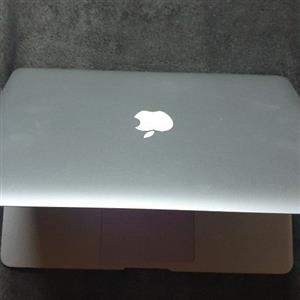 Macbook Air  - R13000 Neg
