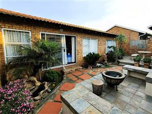 House For Sale in Rangeview