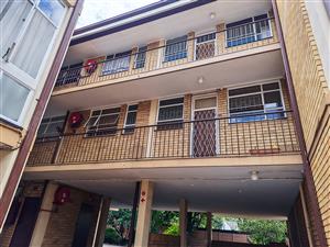 Stunning 2 Bed First Floor Apartment Near CSIR.