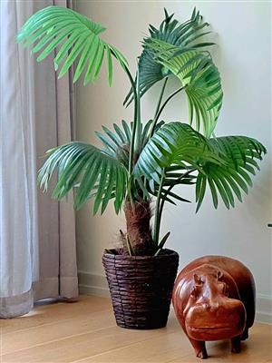 Large High Quality Fake Palm Tree / Plant in pot