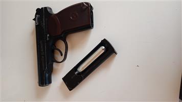 Gas gun in working condition 