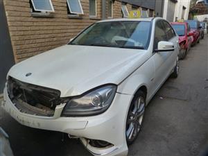 Mercedes C250 CDi W204 2.5 Diesel AT 651 White - 2011 SPARESBOYZ STRIPPING FOR S