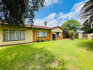 Lovely Family Home in Van Dyk Park, Boksburg