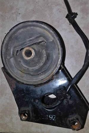 Nissan Murano 3.5 VQ35 gearbox mounting