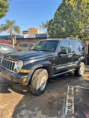 JEEP CHEROKEE 3.7 KJ STRIPPING 