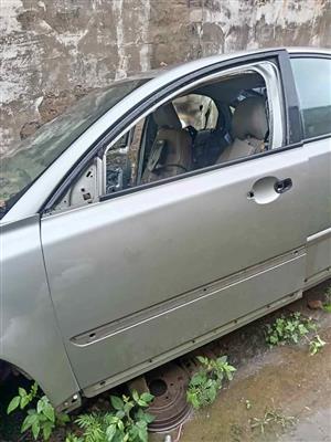 Volvo S40 2.0 2007 left front door