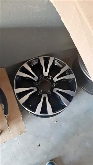 18inch Isuzu X-Rider original mag t use for spare wheel
