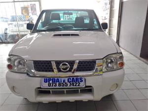 2018 Nissan NP300Hardbody 2,5 4X4 Diesel 104000km Manual White Color 