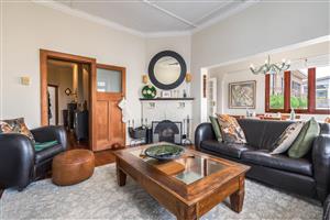 Apartment For Sale in Sea Point