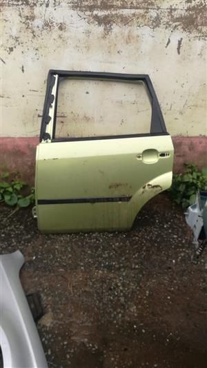 FORD FIGO LEFT REAR DOOR 