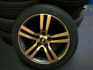 2000 Chev lumina 2000 Black & Gold
